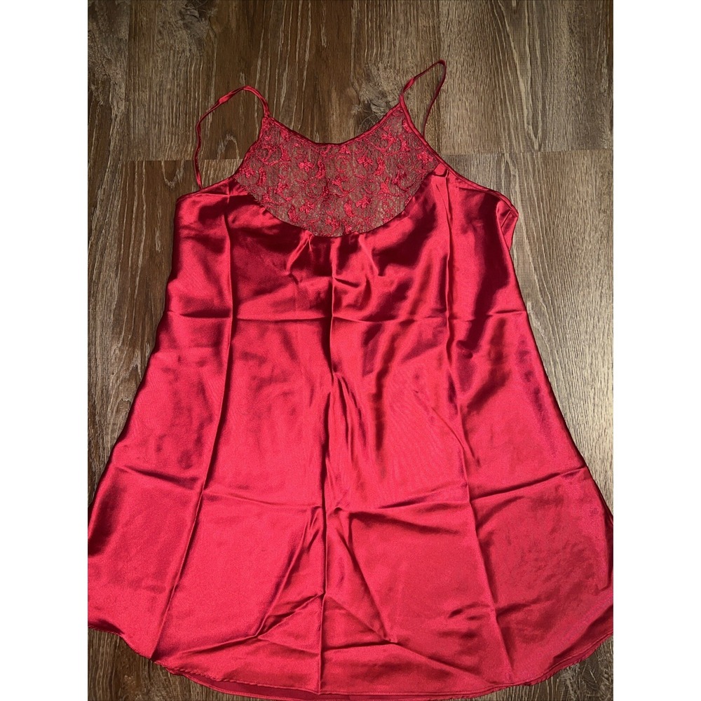 Private Luxuries Women's Large Red Short Nightgown‎ Lace Neckline Trim